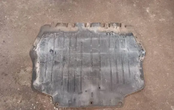 Seat Altea XL Engine splash shield/under tray 1K0825237Af