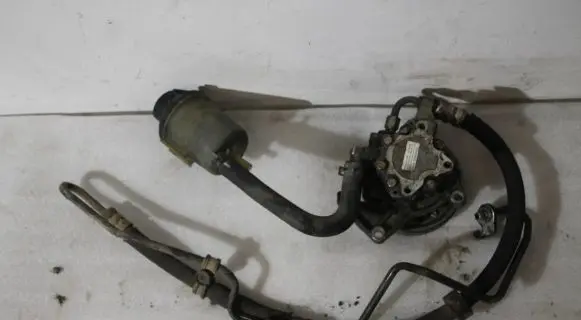 Volvo XC90 Power steering pump 30776145 91128 7692974131