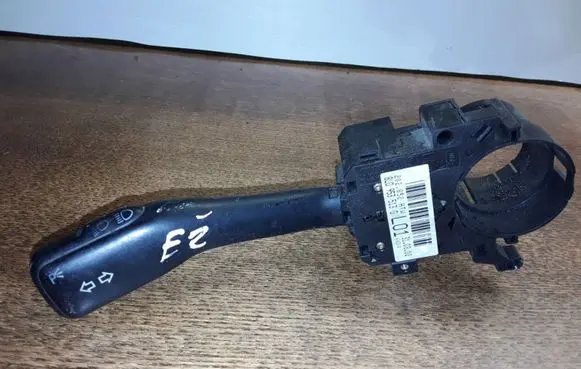 Volkswagen Golf IV Indicator stalk 8L0953513G 202852ARW