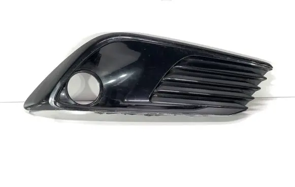 Toyota Auris E180 Front bumper lower grill 8148102580