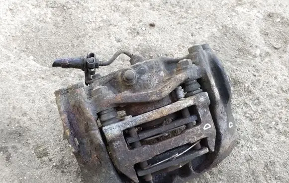 Volkswagen Transporter - Caravelle T4 Front brake caliper
