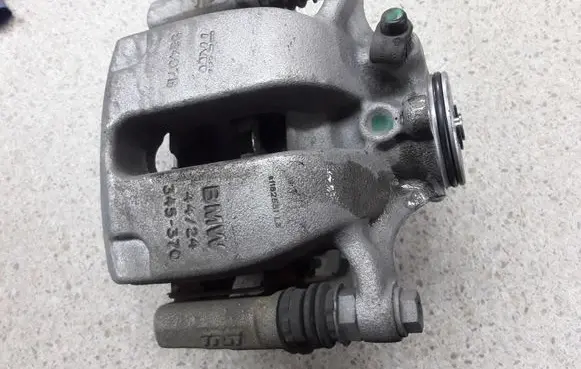 BMW X5 G05 Front brake caliper 6883736 92407B