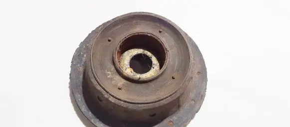 Volkswagen Golf III Coil spring mount 