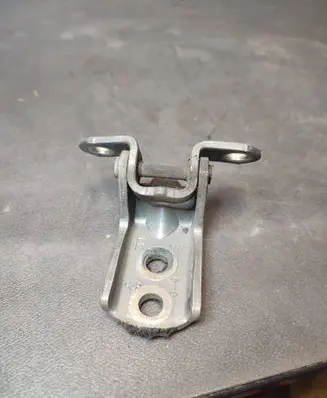 Nissan Pulsar Front door hinge set RES03
