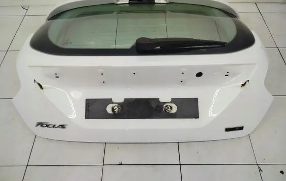 Ford Focus Tailgate/trunk/boot lid 