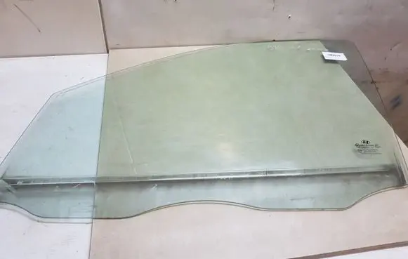 Hyundai Santa Fe Front door window glass four-door