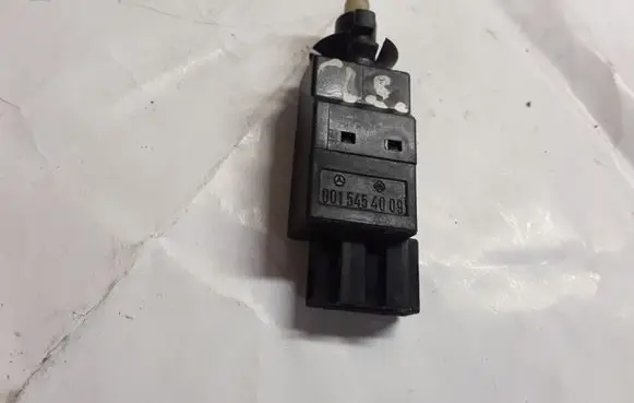 Mercedes-Benz E W211 Brake pedal sensor switch 0015454009
