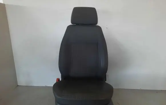 Volkswagen Polo IV 9N3 Front driver seat 6Q4881105