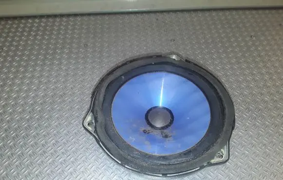 KIA Sorento Rear door speaker 963303E001