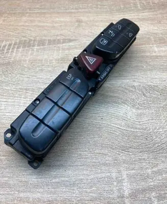 Mercedes-Benz C W203 Hazard light switch 2038216258 WITHPLUG