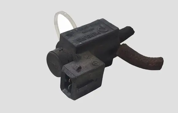 BMW 3 E90 E91 Turbo solenoid valve 70231800 7810831 11T047