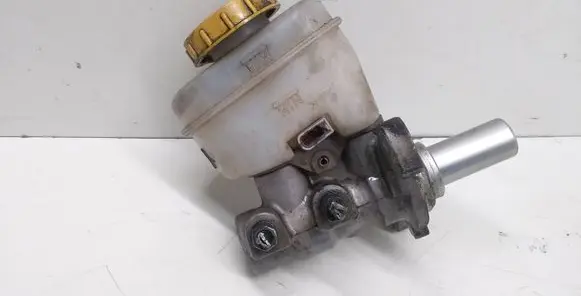 Subaru Outback Master brake cylinder
