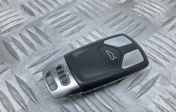 Audi A4 S4 B9 Ignition key/card 4M0959754T
