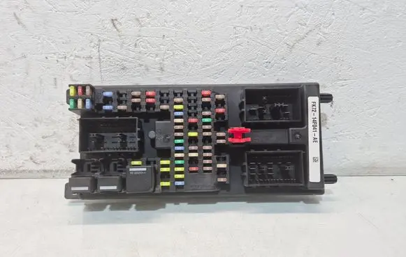 Land Rover Discovery Sport Fuse module FK7214F041AE