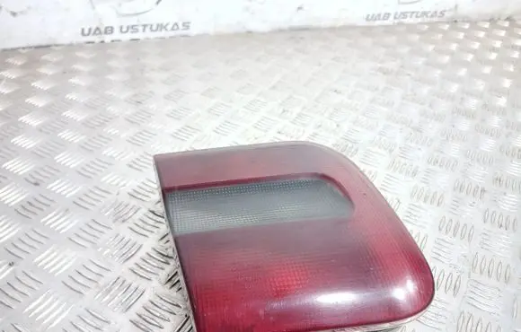 Volvo S70 V70 V70 XC Tailgate rear/tail lights 9151633 9151635