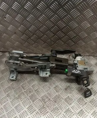 Volvo S60 Ignition lock 8673073
