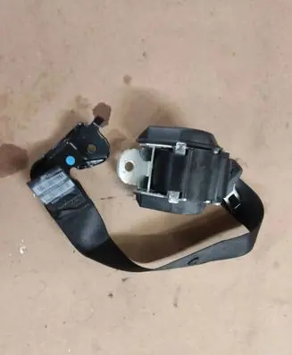 Rear seatbelt