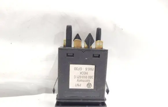 Volkswagen PASSAT B5.5 Windscreen/window heater switch 3B0959621C