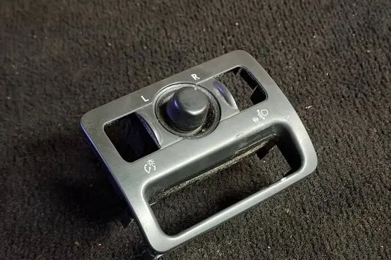 Subaru Legacy Wing mirror switch NWES EASS