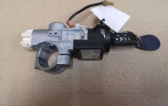 Nissan X-Trail T30 Ignition lock 5WK48042A 62356B 28590C9902