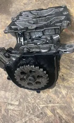 BMW 3 E90 E91 Oil pump 7798014