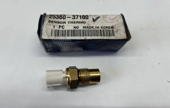 Hyundai Accent Coolant expansion tank/reservoir cap 253603Z100