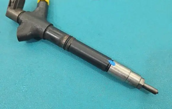 Toyota Avensis T270 Fuel injector 236700R100 IMPRK1523365