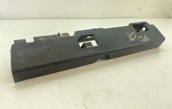 Audi A6 S6 C7 4G Front bumper mounting bracket 4G0853922B