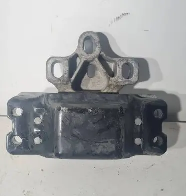 Skoda Octavia Mk2 (1Z) Engine mount bracket