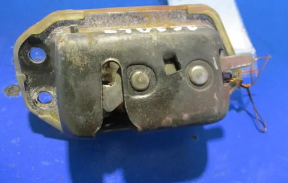 Suzuki Baleno EG Tailgate/trunk/boot lock/catch/latch