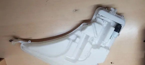 BMW 4 F32 F33 Windshield washer fluid reservoir/tank 7241671