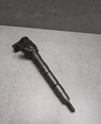 Volkswagen Tiguan Fuel injector 0445110369 03L130277J 111121