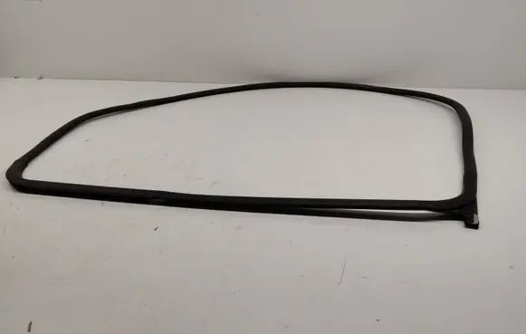 Opel Vivaro Rubber seal front coupe door window