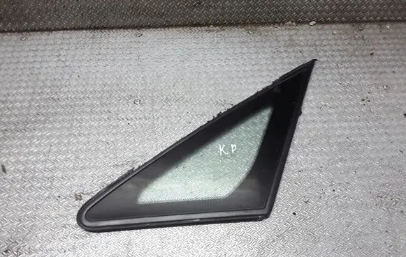 Toyota Avensis Verso Front triangle window/glass 