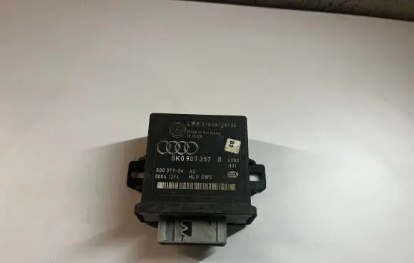 Audi A4 S4 B8 8K Light module LCM 8K0907357B