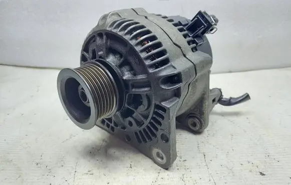 Volkswagen Golf IV Generator/alternator 058903016b