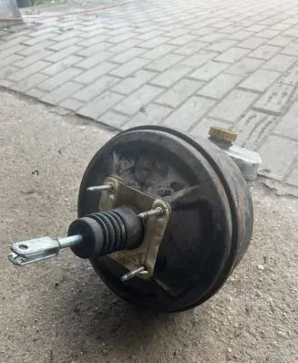 Iveco Daily 4th gen Brake booster
