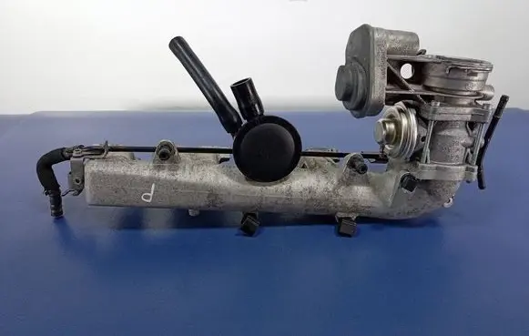 Volkswagen Phaeton Intake manifold 07Z129714E