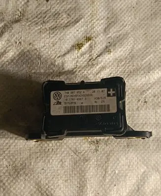 Volkswagen Touareg I ESP acceleration yaw rate sensor 7H0907652A 10170103673 DD77L20YX6