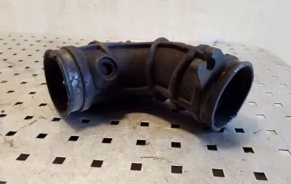 Opel Vectra B Air intake duct part 90572051SL