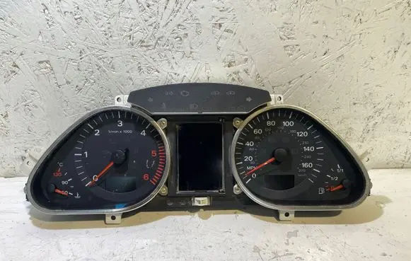 Audi A6 S6 C6 4F Speedometer (instrument cluster) 4F0920950L