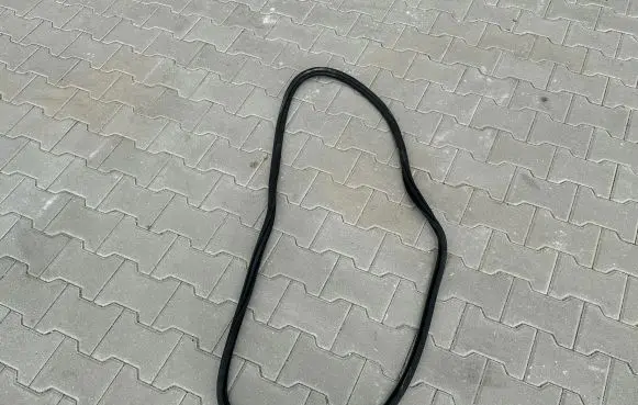 Peugeot 308 Rubber seal front coupe door 