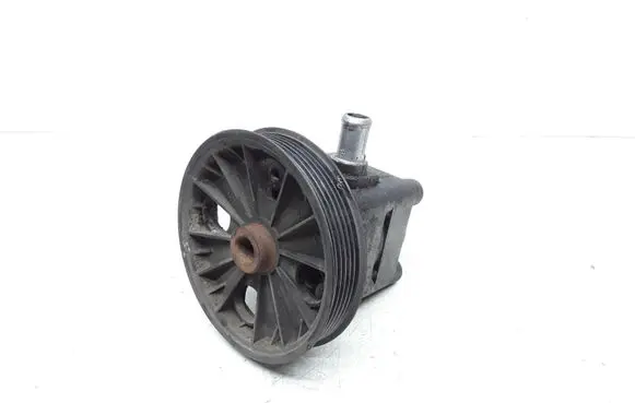 Volvo XC70 Power steering pump 30741790