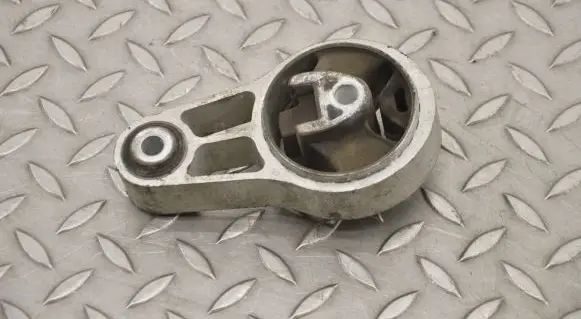 Mini One - Cooper Coupe R56 Engine mount bracket