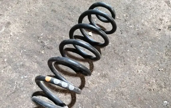 Audi Q5 SQ5 8R Rear coil spring 