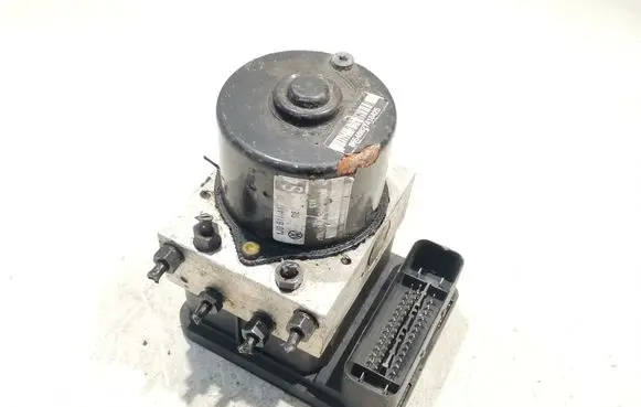 Skoda Octavia Mk2 (1Z) ABS Pump 1C0907379K 10096003163 1J0614417D
