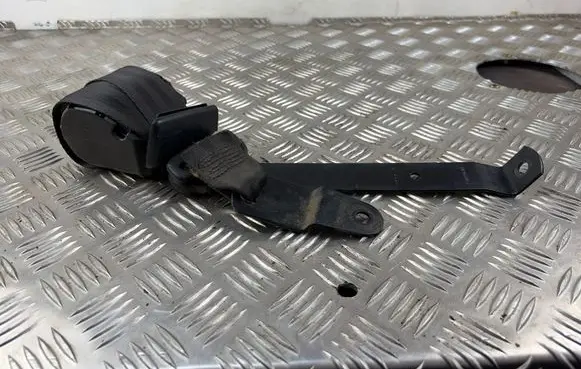 Volkswagen Multivan T4 Rear seatbelt 018119293A