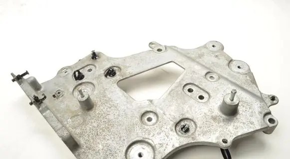 Isuzu D-Max Engine mounting bracket