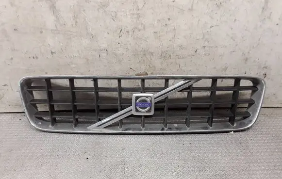 Volvo XC90 Front bumper upper radiator grill