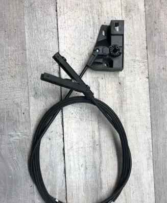 Engine bonnet (hood) release handle